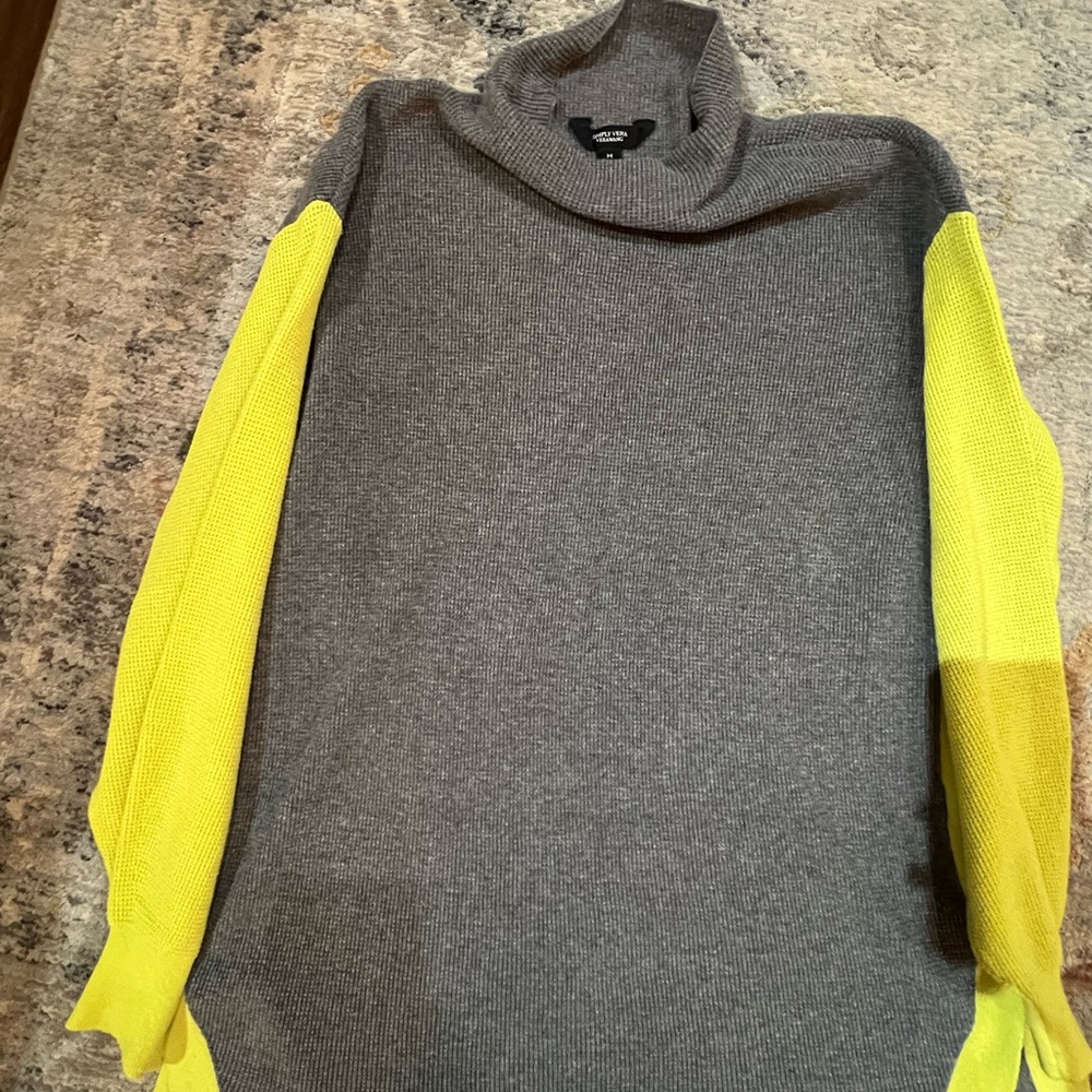 Simply Vera Vera Wang Turtleneck Sweater in Gray and Yellow
